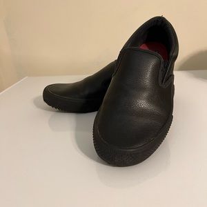 sketchers slip resistant black shoes
